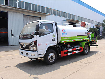 东风多利卡抑尘洒水车