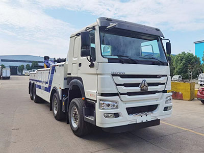 国六重汽豪沃前四后八一拖一清障车
