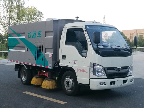 江铃小型扫路车