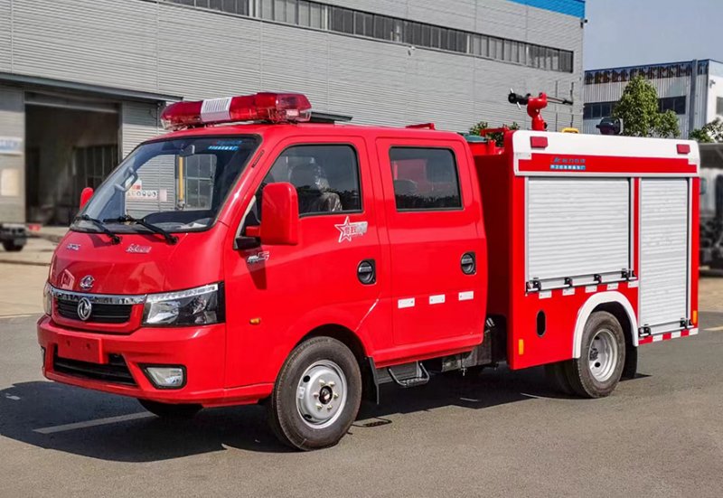 东风途逸蓝牌水罐消防车