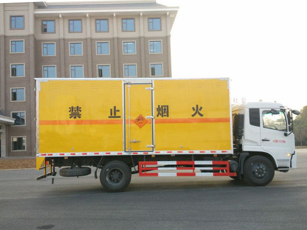 东风天锦6.5米防爆车