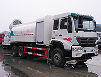 国五重汽后双桥16方多功能抑尘车